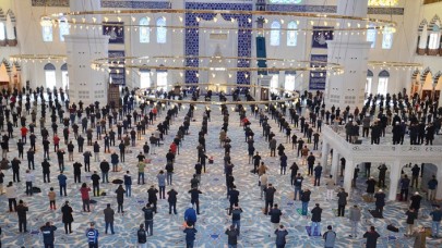 Cuma namazından sonra camilerde yağmur duası edildi!