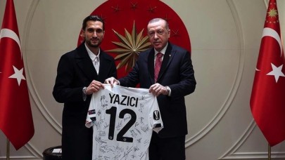 Cumhurbaşkanı Erdoğan'a Yusuf Yazıcı'dan forma