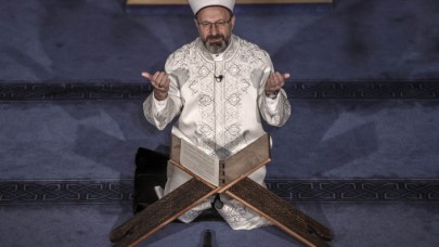 Diyanet İşleri Başkanı Erbaş,  salgında ve afetlerde yaşamını yitirenler için dua etti