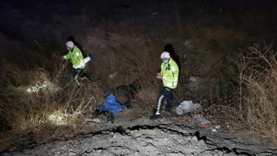 Erzincan'da otomobil şarampole devrildi: 2 ölü,  2 yaralı