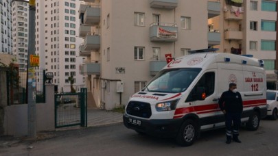 Eşine 'Seni çok yalnız bıraktım' yazan polis memuru evinde ölü bulundu