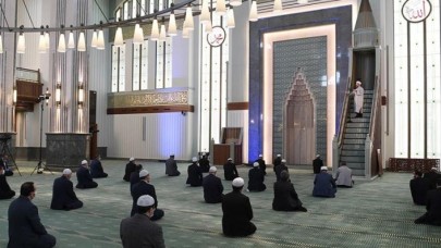 İçişleri Bakanlığı'ndan 'cuma namazı' kararı