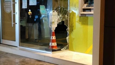 İstanbul Avcılar'da banka soygunu girişimi: Alarm devreye girince kaçtı