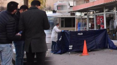 İzmir'de vahşet: Güney Karagöz,  babası Mehmet Zeki Karagöz'ü sokak ortasında öldürdü