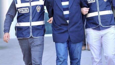 İzmir merkezli FETÖ operasyonu: 66 zanlı yakalandı