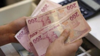 Milyonlarca kişinin gözü kulağı bu haberde: Emekli maaşları ne olacak? Memur maaşları ne olacak? Asgari ücret kaç lira olacak? İşte cevapları