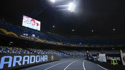 Napoli stadının adı 'Diego Armando Maradona' olarak değiştirildi