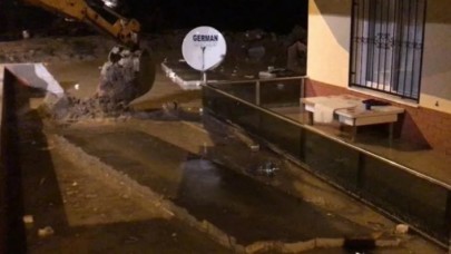 Sağanak yağış sonrası evleri su bastı!