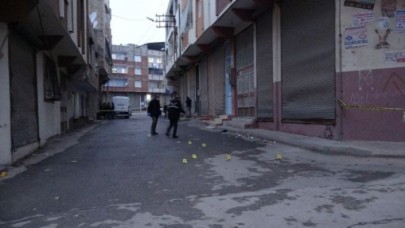 Sosyal medyadaki tartışma sokağa taştı: Neyşan Gezer öldü