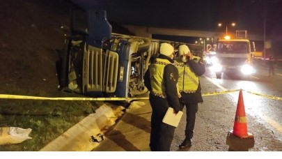 TIR'ın altında kalan sürücü Mevlüt Çınar hayatını kaybetti