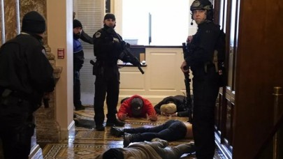 ABD Kongresindeki olaylarda bir kadın yaralandı