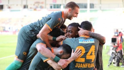 Alanyaspor Başakşehir'e fark attı