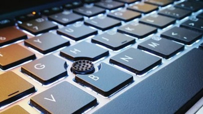 Almanya'dan öğretmenlere 500 milyon euroluk dizüstü bilgisayar