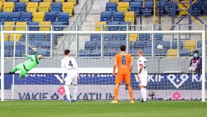 Ankaragücü-Başakşehir: Demba Ba hayat verdi