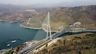 Bakan Karaismailoğlu: Kömürhan Köprüsü'nde Eyfel Tüneli kadar çelik kullanıldı