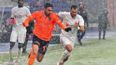 Başakşehir - Sivasspor: Kar altında kıran kırana