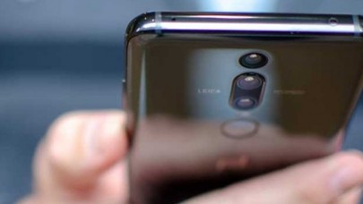 Bomba iddia: ABD istihbarat birimleri herkesin akıllı telefonlarını kullanıyor!