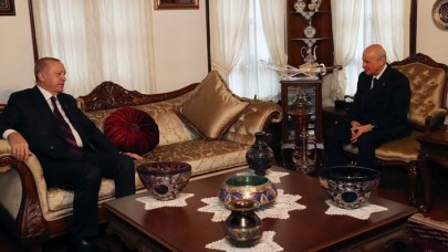 Cumhurbaşkanı Erdoğan'dan MHP lideri Bahçeli'ye evinde sürpriz ziyaret