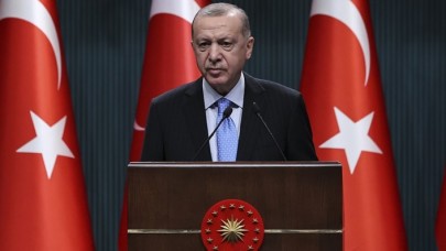 Cumhurbaşkanı Erdoğan,  saldırıya uğrayan geminin kaptanı Furkan Yaren'le görüştü