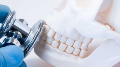 Doğuştan,  kaza ya da hastalıklara bağlı çene bozukluğu