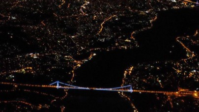 İstanbul'da gece yarısı garip olay: Elektrik gitti geldi!