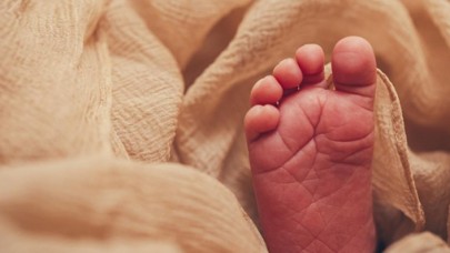 Kan donduran olay: Evde doğum yapan kadın birkaç dakika sonra bebeğini bıçaklayarak öldürdü!