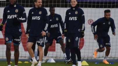 Mesut Özil ilk antrenmana çıktı: İşte ilk açıklaması