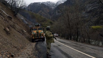 PKK'da 28 yıldır faaliyet yürüten örgüt mensubu teslim oldu