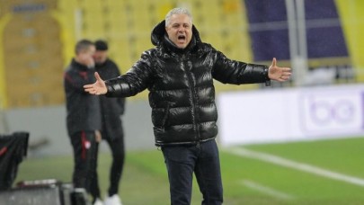 Sumudica,  Rize'nin başında çıktığı ilk maçta kırmızı kart gördü