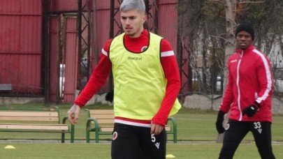 Trabzonspor,  Berat Özdemir ile 4, 5 yıllık anlaşma sağladı