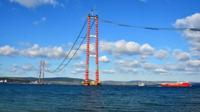 Yüksekliği Eyfel Kulesi'ni geçen 1915 Çanakkale Köprüsü'nün kedi yolu tamamlandı