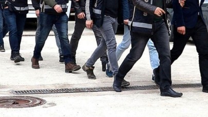 16 şehirde şafak operasyonu: Onlarca kişi gözaltında,  aralarında doktorlar ve eczacılar da var