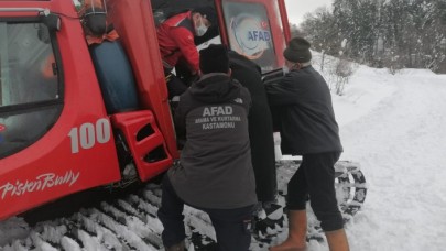 AFAD ve UMKE hastalar için karlı yolları aştı