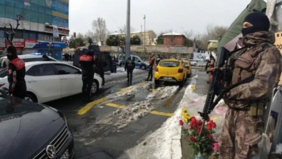 Araçlar didik didik aranıyor! Okmeydanı'nda giriş çıkışlar kapatıldı