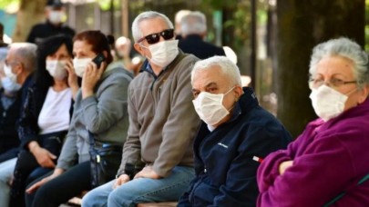 Bakan Koca duyurmuştu,  Bilim Kurulu üyesi tek tek açıkladı: "Kısıtlamalar gevşetilebilir"