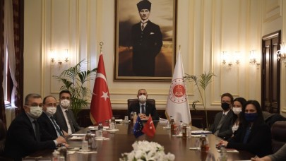 Bakan Gül,  AB Türkiye Delegasyonu Başkanı Meyer-Landrut ile görüştü