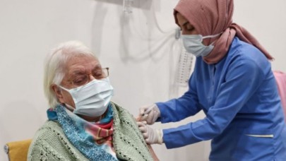 Covid-19 aşısının ikinci doz uygulaması bugün başlıyor
