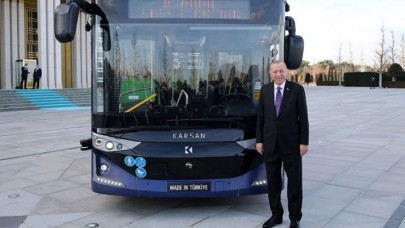 Cumhurbaşkanı Erdoğan test etti: Yüzde yüz yerli sürücüsüz ve elektrikli otobüs!