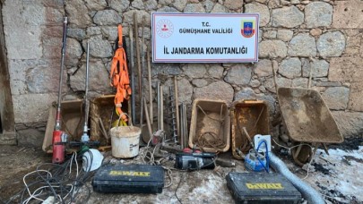 Defineciler suçüstü yakalandı