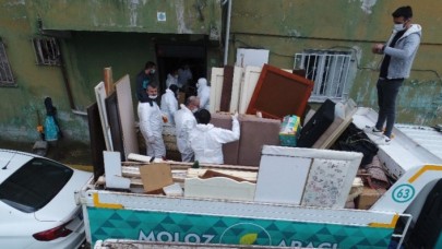 Evden gelen kötü kokular üzerine harekete geçildi: Mide bulandıran görüntüler!