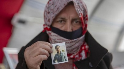 Evlat nöbetine katılan anne Nihari Turan: Kızımı çok özledim,  dönsün evine