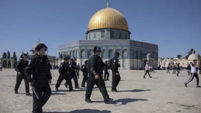 Fanatik Yahudilerden Mescid-i Aksa'ya baskın