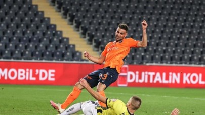 Fenerbahçe'ye Ziraat Türkiye Kupası'nda kırmızı kart: Başakşehir vurdu!