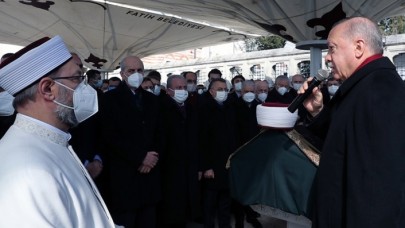 Hadis,  tefsir ve fıkıh alimi M. Emin Saraç'a veda: Cumhurbaşkanı Erdoğan da katıldı,  vasiyeti yerine getirildi