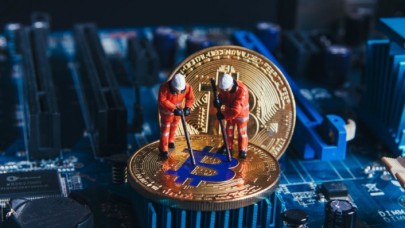 İnternet kafeler pandemide kripto para madenine dönüştü