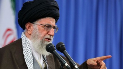 İran resti çekti: Hamaney dünyaya meydan okudu!