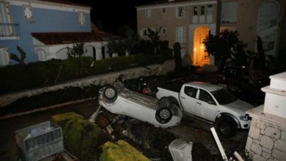 İzmir'de hortum felaketi: Çeşme'de yaralılar var