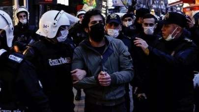 Kadıköy'deki 'Boğaziçi' eylemlerinde gözaltına alınan 61 kişi adliyeye sevk edildi