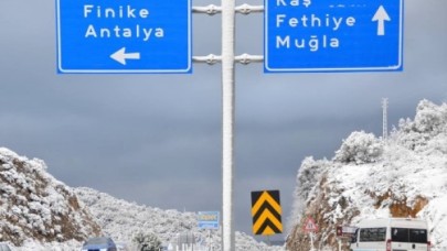 Kaş'a 30 yıl sonra kar yağdı