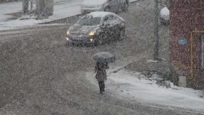 Meteoroloji'den fırtına uyarısı! Kar yeniden kapıya dayandı